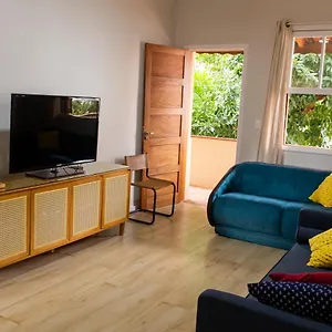 Apartamento Apartamento Com Jeito De Casa Recem-reformado
